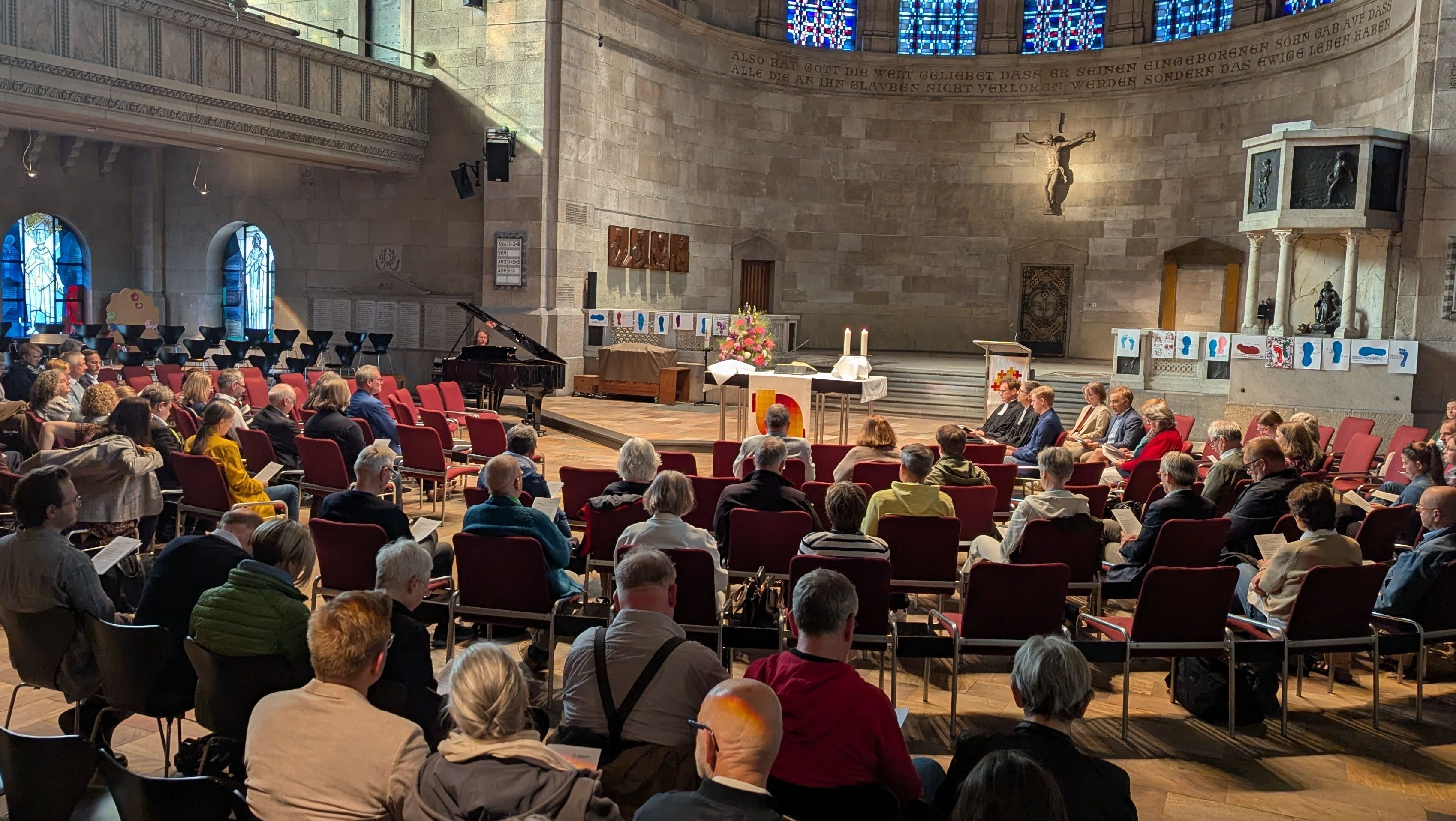 Gottesdienste in Mitte; Foto: evdus