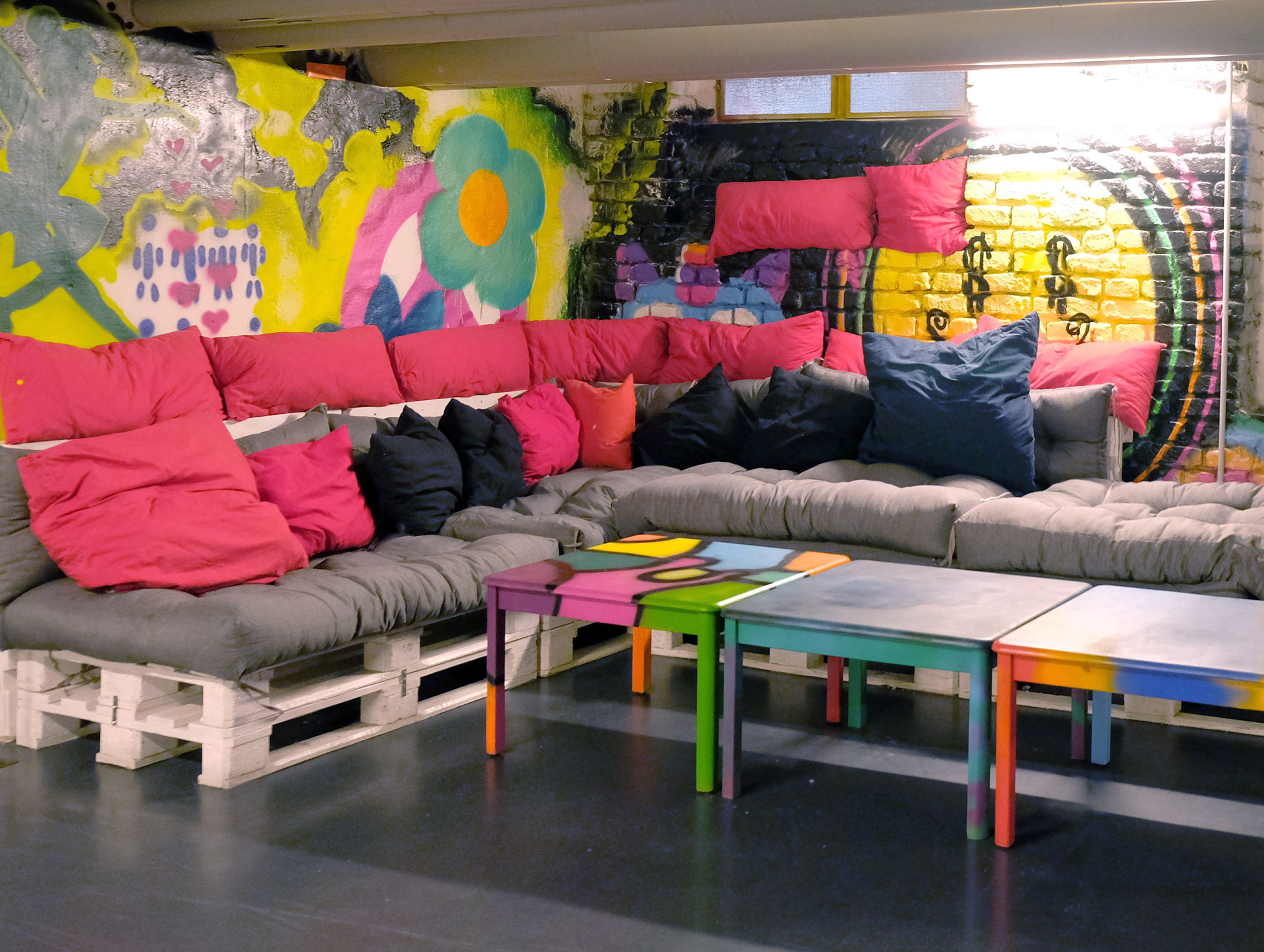 Unser Discokeller mit Platz zum Chillen...; Foto: Sergej Lepke