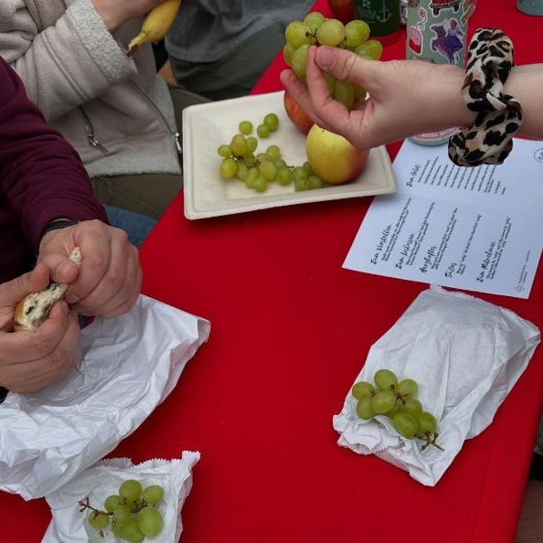 Tischgemeinschaft; Foto: evdus