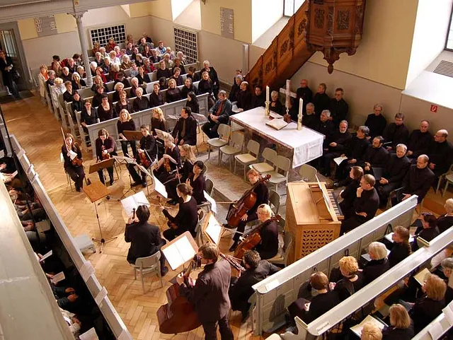 Orchester und Chor in der Neanderkirche; Foto: evdus