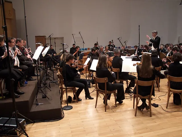 Kantorei und Orchester an Matthäi; Foto: Emmaus