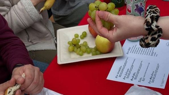 Tischgemeinschaft; Foto: evdus