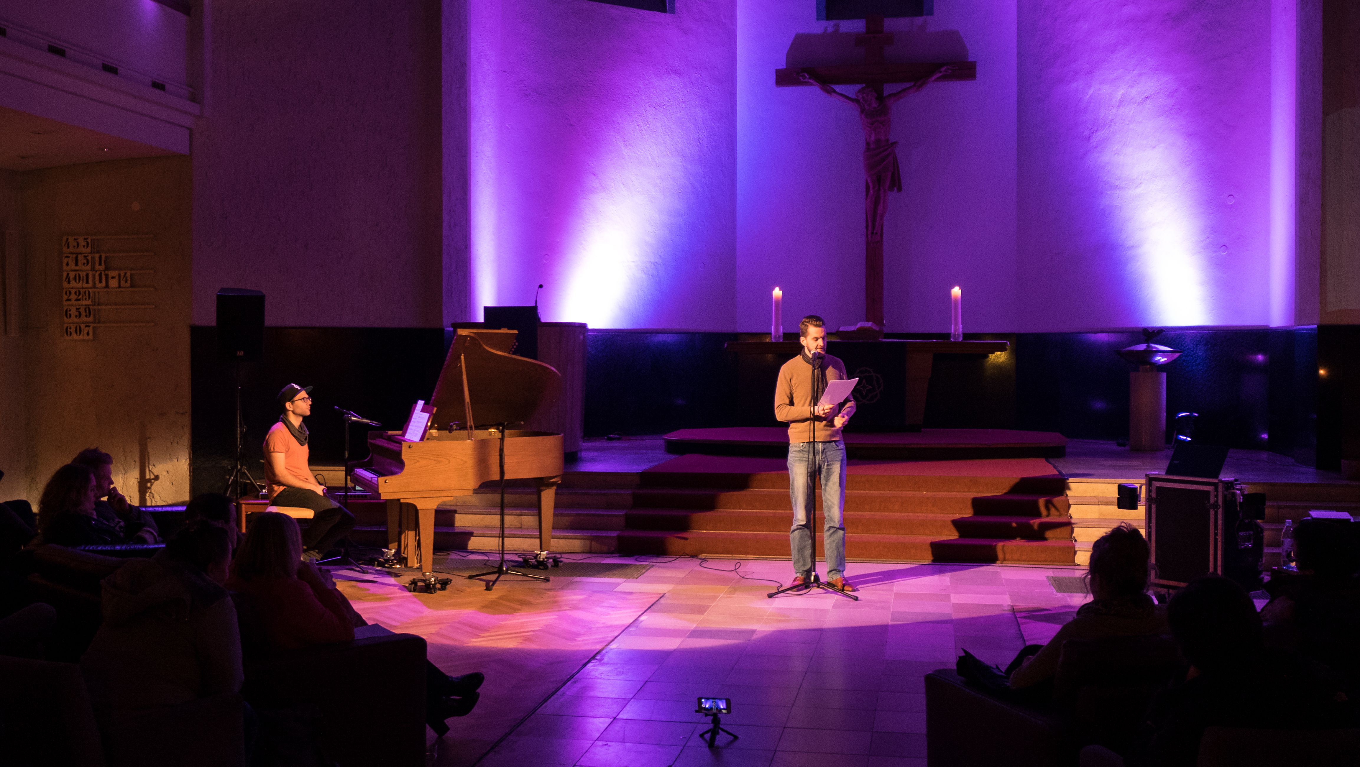 Poetischer Abendgottesdienst; Foto: evdus