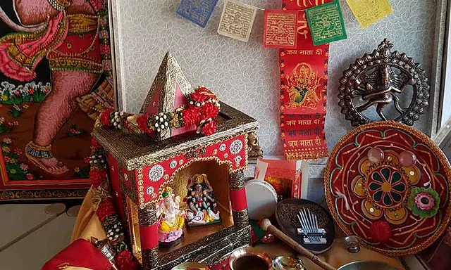 Themenkoffer Hindu; Foto: evdus